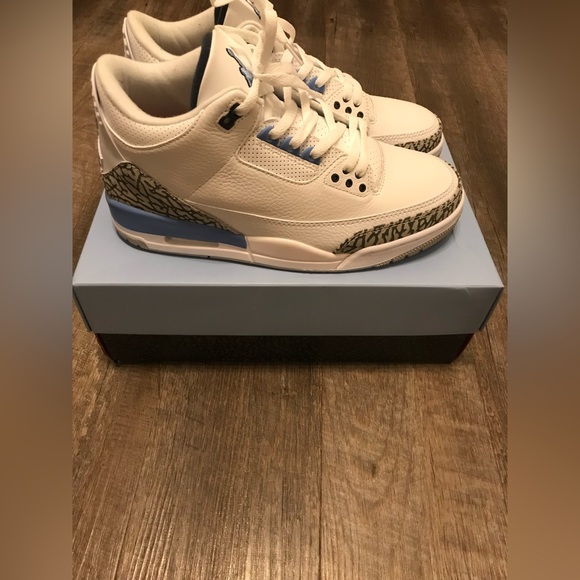 Jordan 3 unc size 10 - Picture 3 of 5